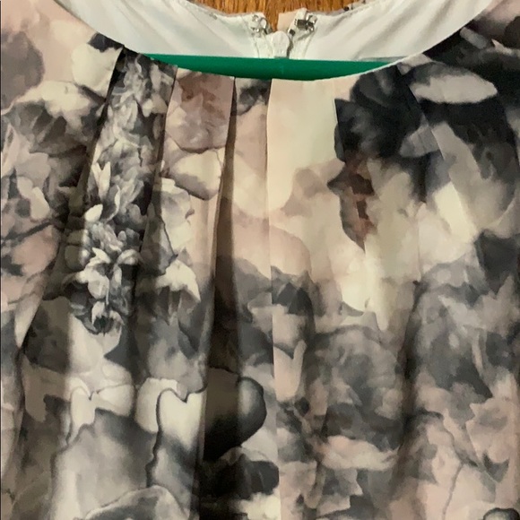 NWOT Floral Dress - Picture 2 of 4